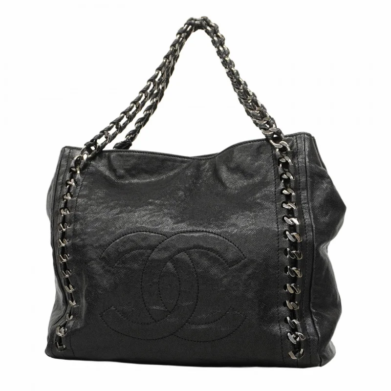 Handle bags with vintage clasps for nostalgia -Chanel  Caviar Leather Tote Bag (Pre-Owned)