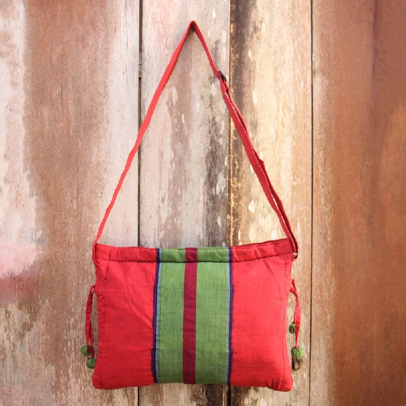 Handle bags with chevron designs for trend -Handmade Cotton 'Parangtritis Red' Sling Bag (Indonesia)