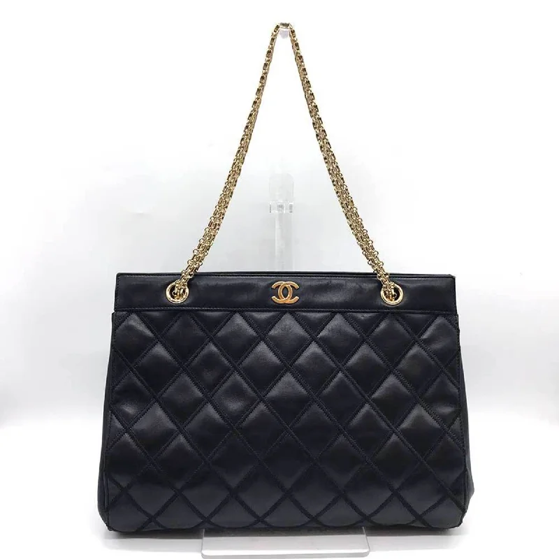 Handle bags with thick handles for support -Chanel  Leather Tote Bag (Pre-Owned)