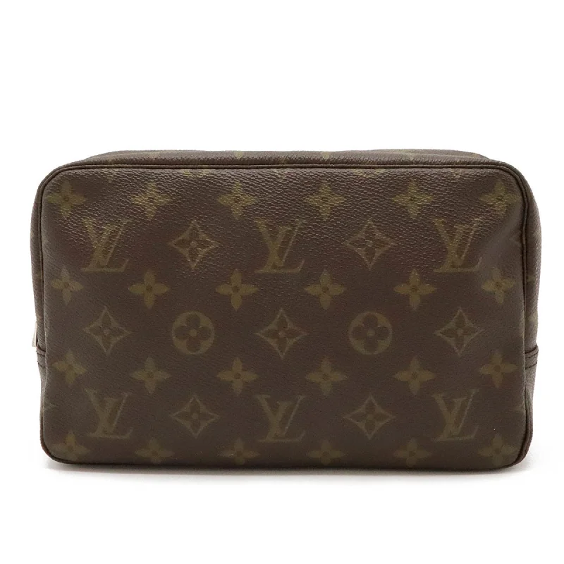 Handle bags with monogram designs for personalization -Louis Vuitton  Monogram Monogram Clutch Bag Pouch (Pre-Owned)